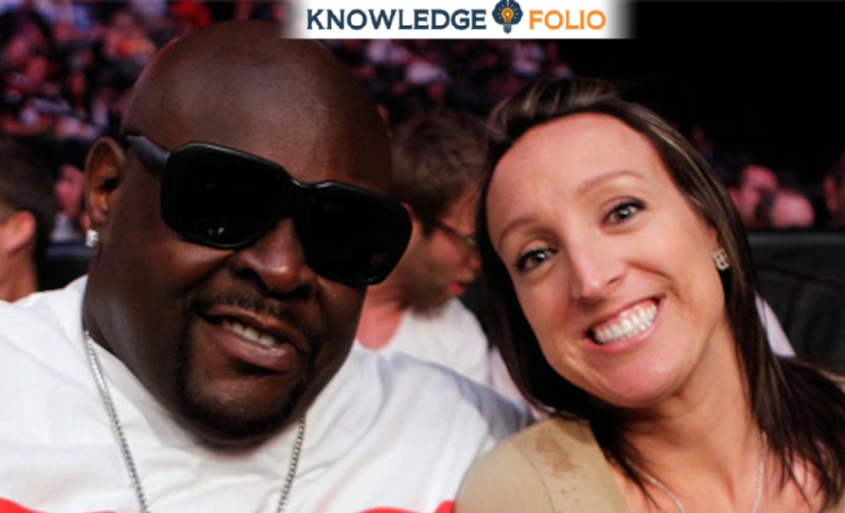 Christopher Boykin and Rob Dyrdek smiling together on the set of Rob & Big MTV show.